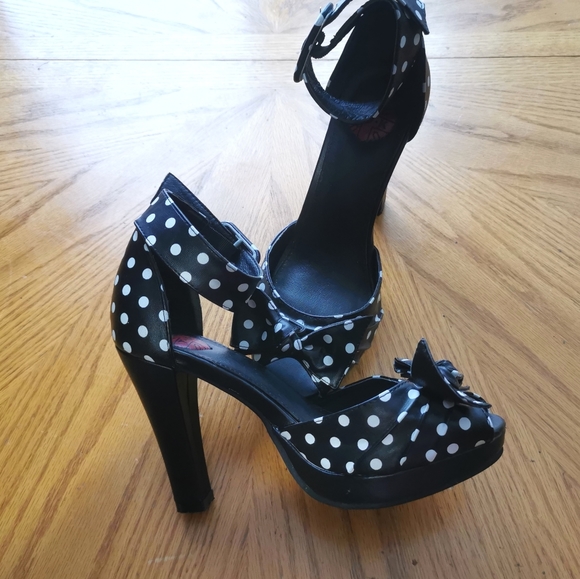 Women's Peep Toe T.U.K Heels, SZ 7 - Picture 9 of 12